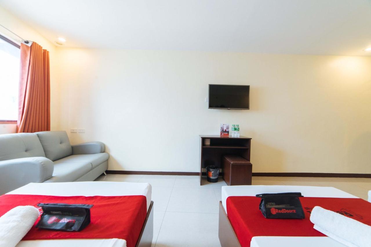 Reddoorz Near Victoria Mall Davao City Exterior foto